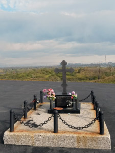 Памятник на могиле Николая Николаевича и Елизаветы Ивановны Урванцевых